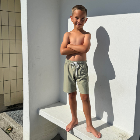 Petit Crabe Alex UV shorts olive 